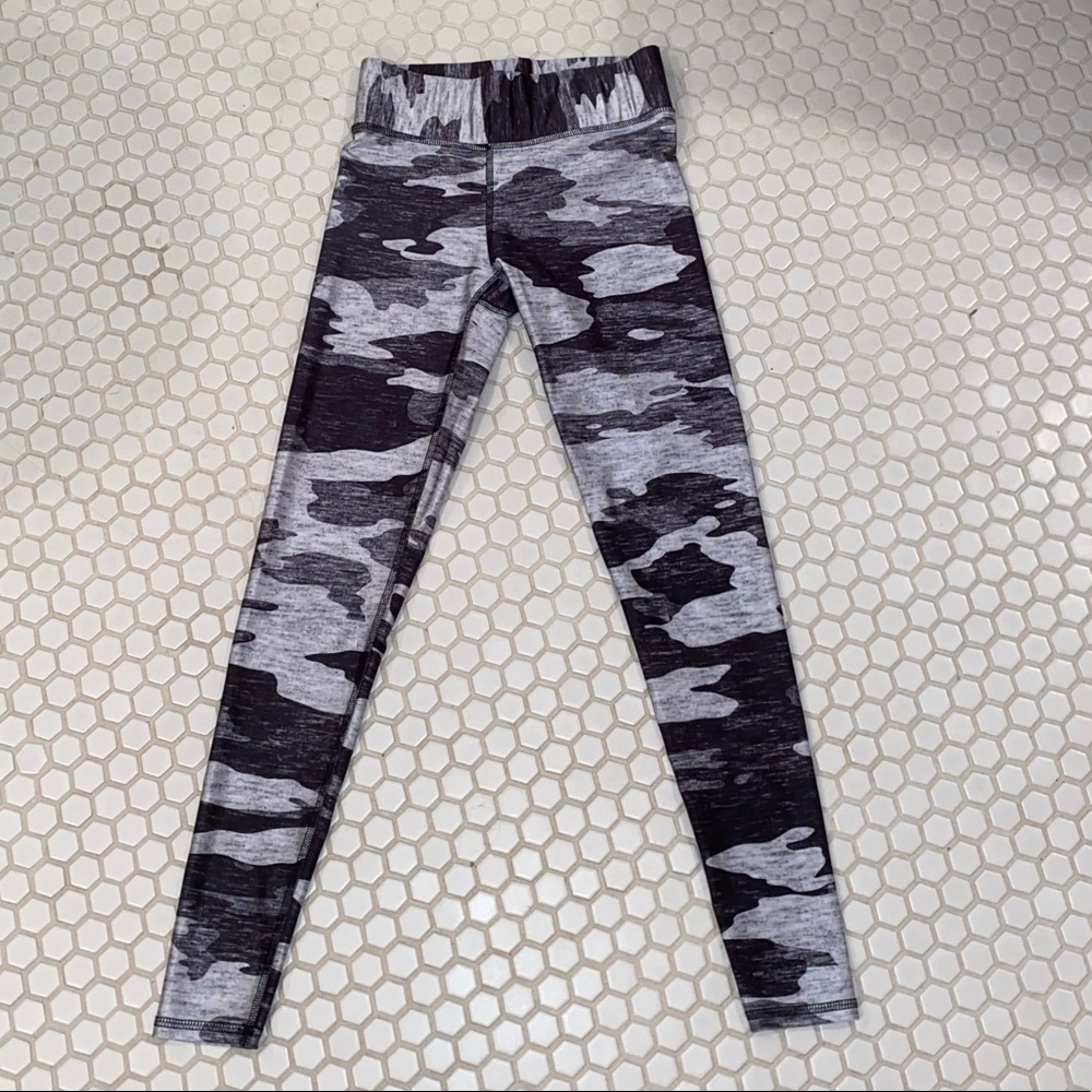 Gray camo terez leggings